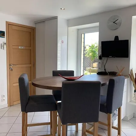Apartment Avec Salle De Bain Partagee Dans Maison De Avec Jardin *