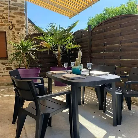Avec Salle De Bain Partagee Dans Maison De Avec Jardin Apartment Mayenne